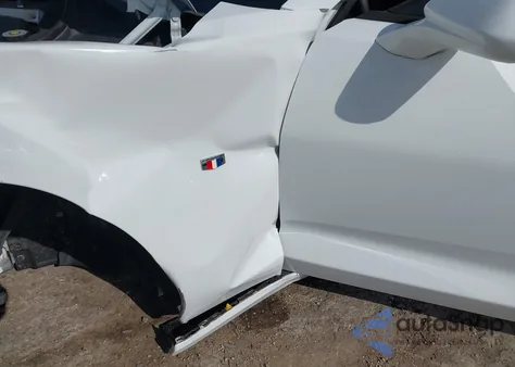 2019 Chevrolet Camaro 1Ls z USA, uszkodzony, nr VIN 1G1FB1RX2K0137155